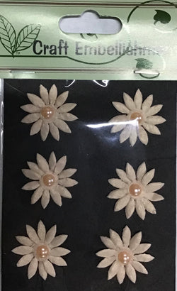Craft Embellishment - daisy with pearl CM nude