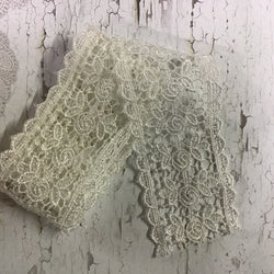 Rose lace white